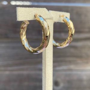14k Yellow Gold Swirl Twist Hoop Earrings - 4mm